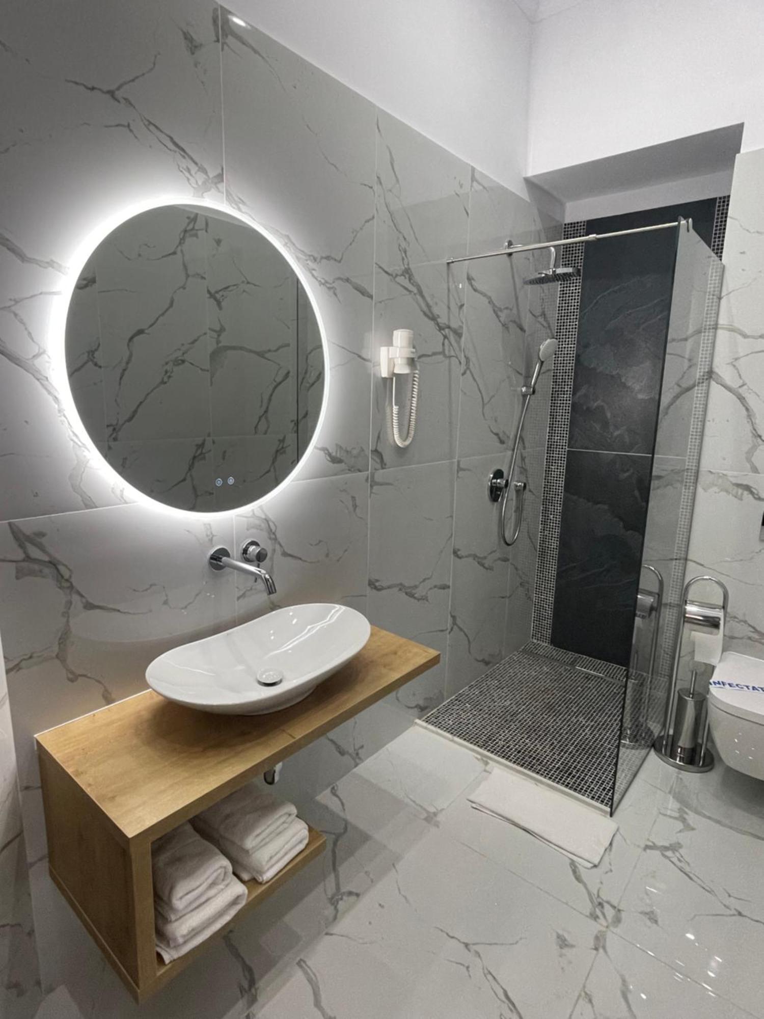 Târgu Jiu Hotel Europa מראה חיצוני תמונה